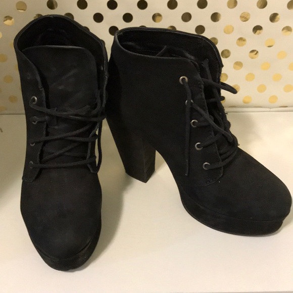 Steve Madden Shoes - Steve Madden high heeled booties Steve Madden Shoes - Steve Madden high heeled booties